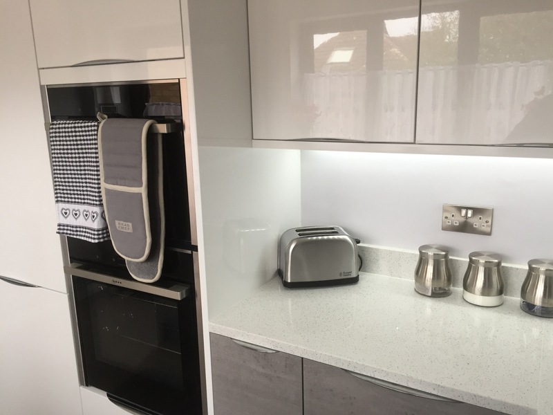 Contemporary White Gloss and Concrete 4 IMG 0005