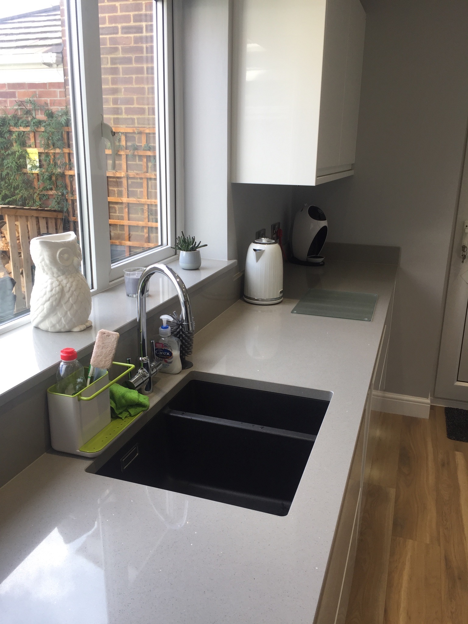 Small Handleless Slab Gloss White 4 IMG 0006
