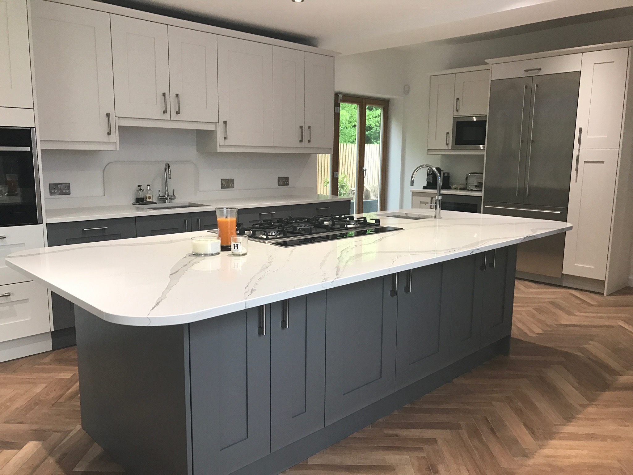 Painted Shaker in Dust Grey and Kingstone White 2 IMG 0010