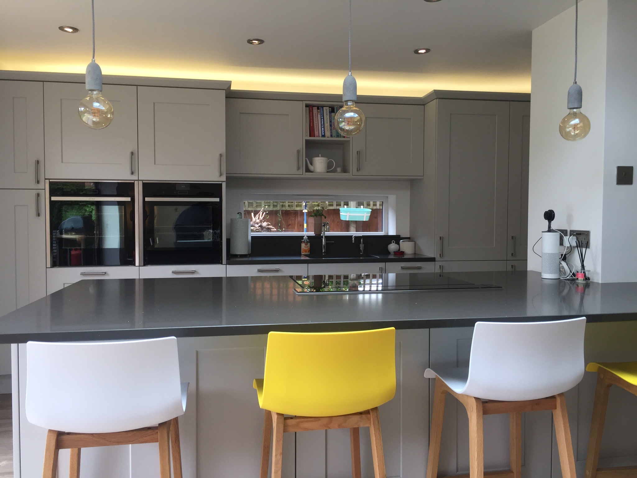 Smooth Painted Shaker in Light Grey 1 IMG 0041