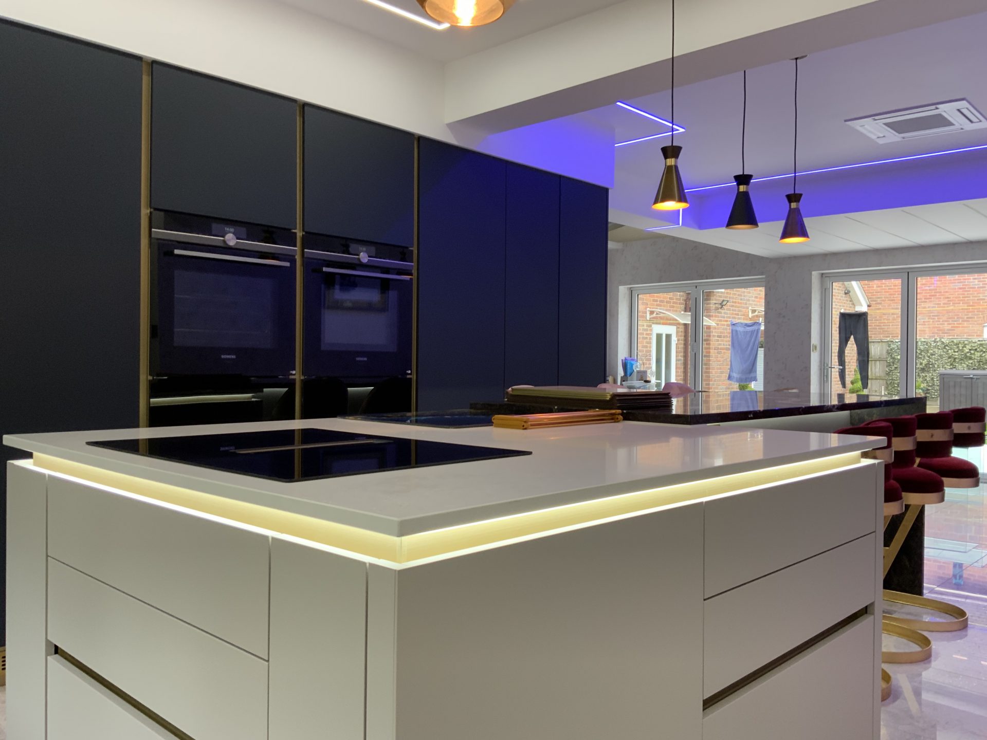 Indigo Blue & Light Grey Slab Handleless 3 IMG 1286
