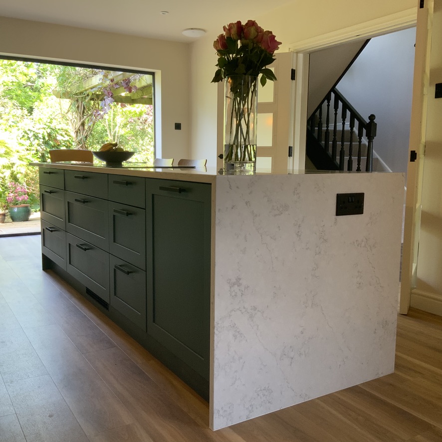 Shaker kitchen island 2C6C025F 9893 4169 8442 E1BF66C953DB 1 105 c