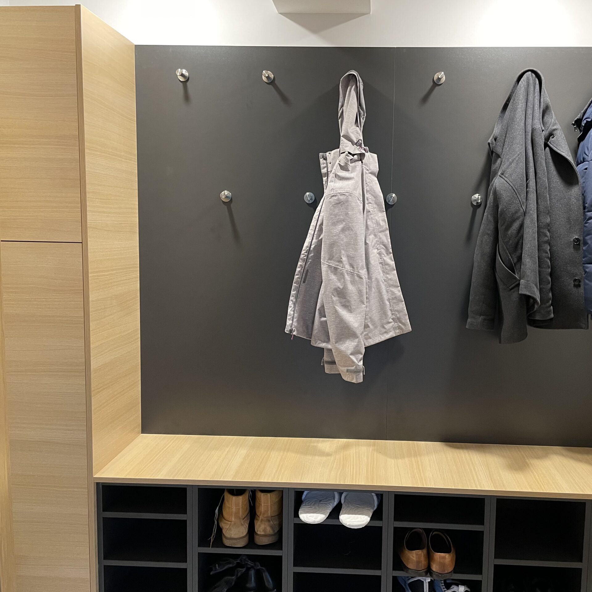 Cloakroom fitted furniture