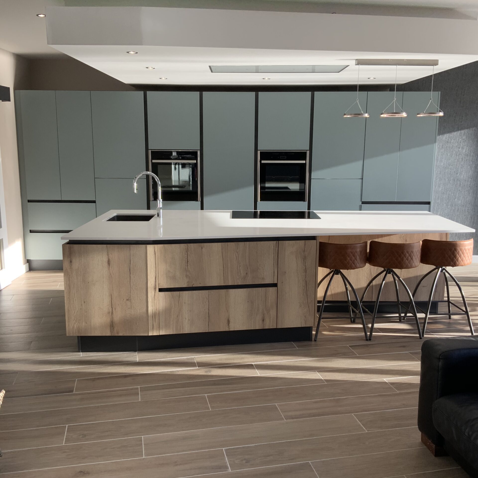 Mid blue oak effect cupboards kitchen in Milton Keynes Mid blue, oak effect kitchen in Milton Keynes